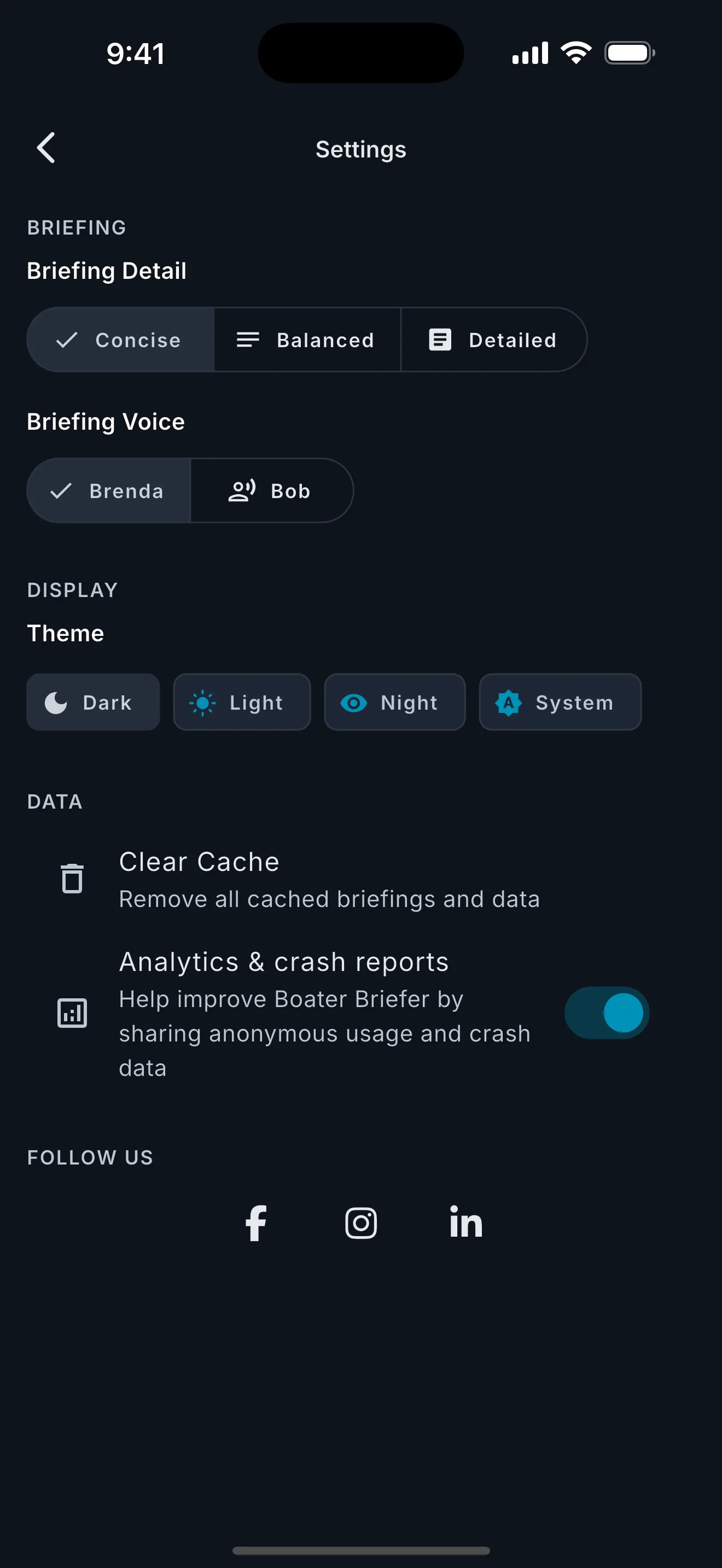 Settings drawer showing briefing detail level and voice selection options.